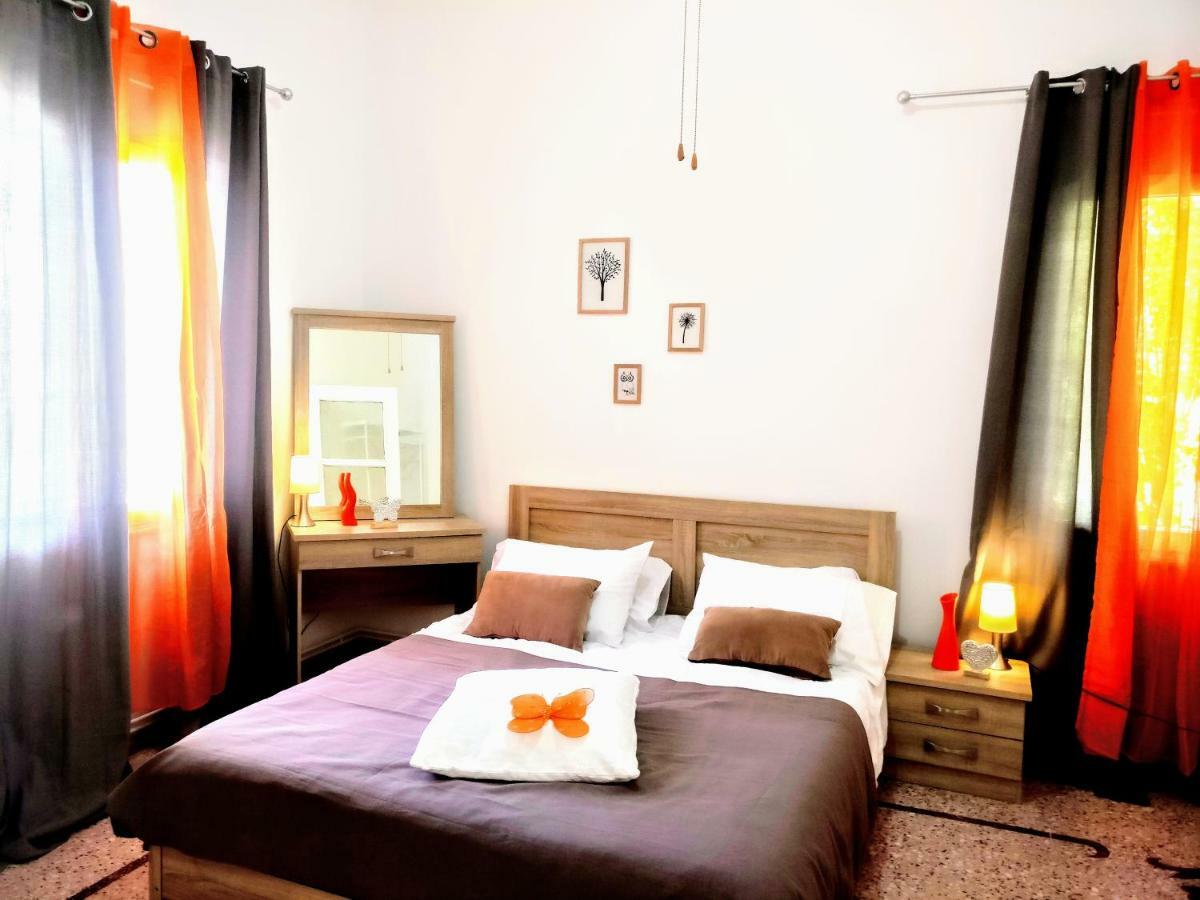Chania Center Flat * Khania